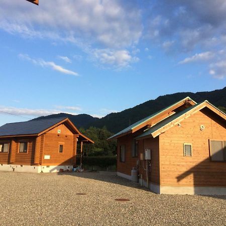 美濃田の淵キャンプ村 Hotel Higashimiyoshi Bagian luar foto